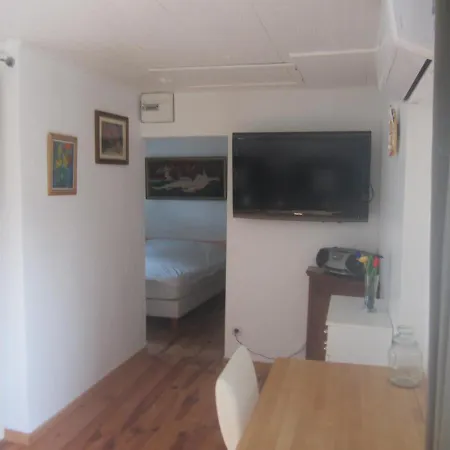 Studio Avec Piscine Sur 3000 Metres De Terrain Appartement Marcorignan