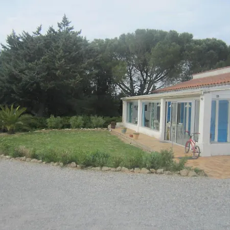 Appartement Studio Avec Piscine Sur 3000 Metres De Terrain